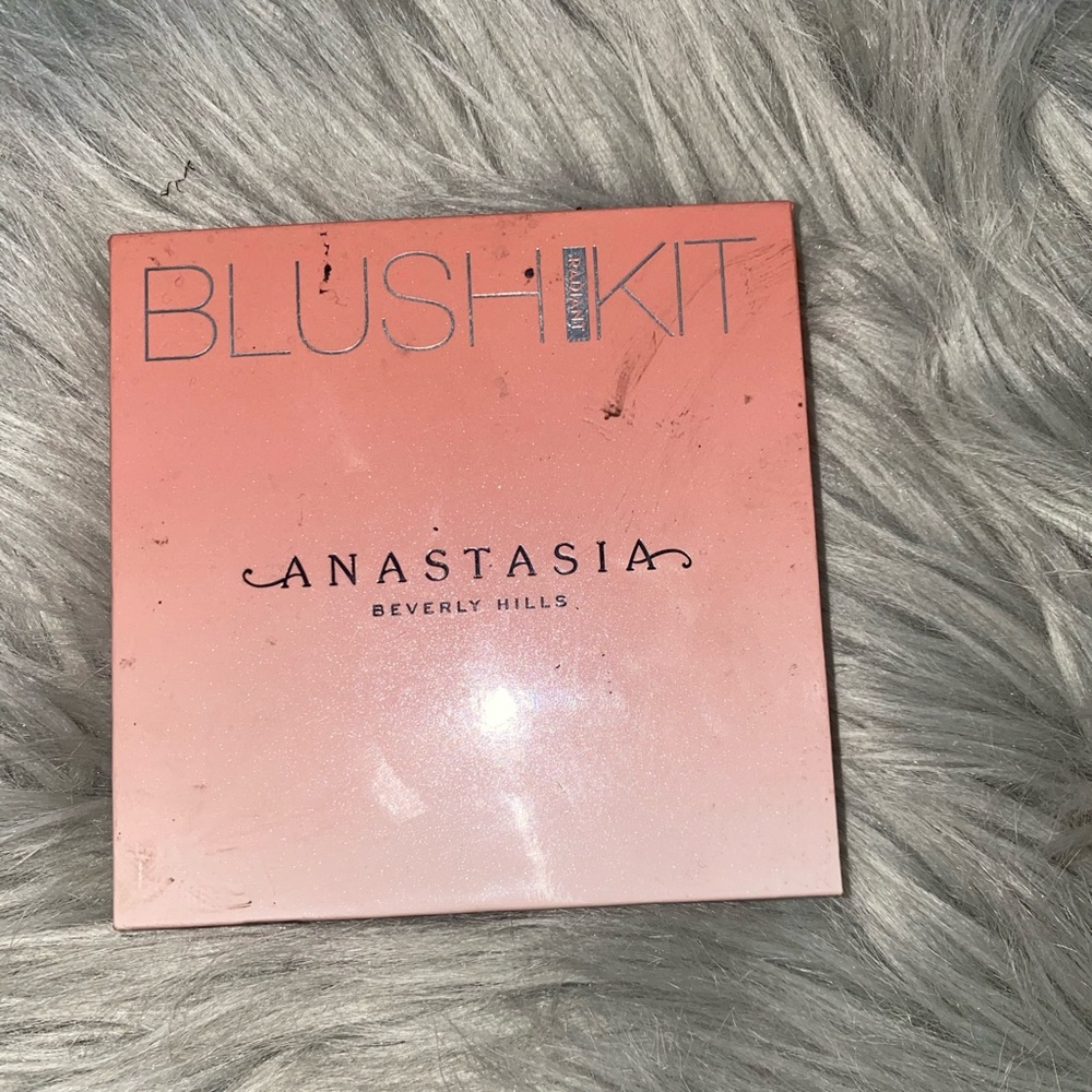 Blush kit anastasia